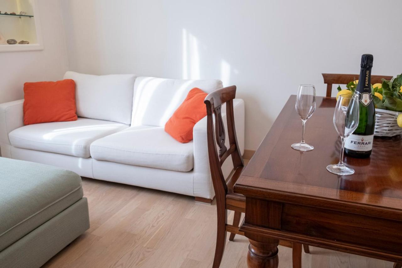 Noliday Suite Riviera Luxury Sea Flat Extérieur photo